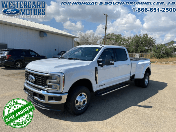 Used Crew Cab 2024 Ford F-350 Super Duty W3D Oxford White