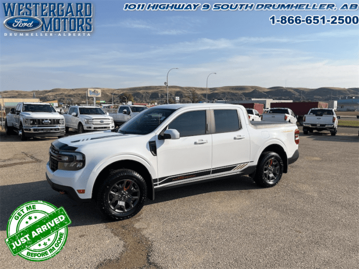 Used Crew Cab 2023 Ford Maverick LARIAT White