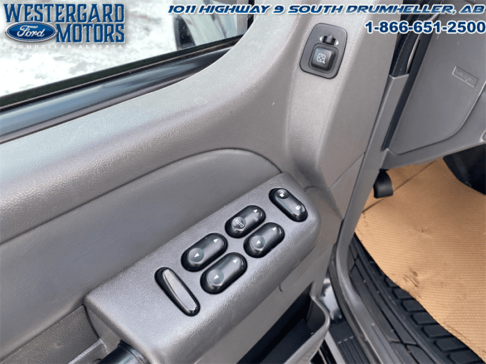 2004 Ford Explorer Sport Trac - Image 18