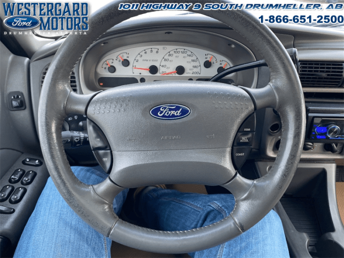 2004 Ford Explorer Sport Trac - Image 27