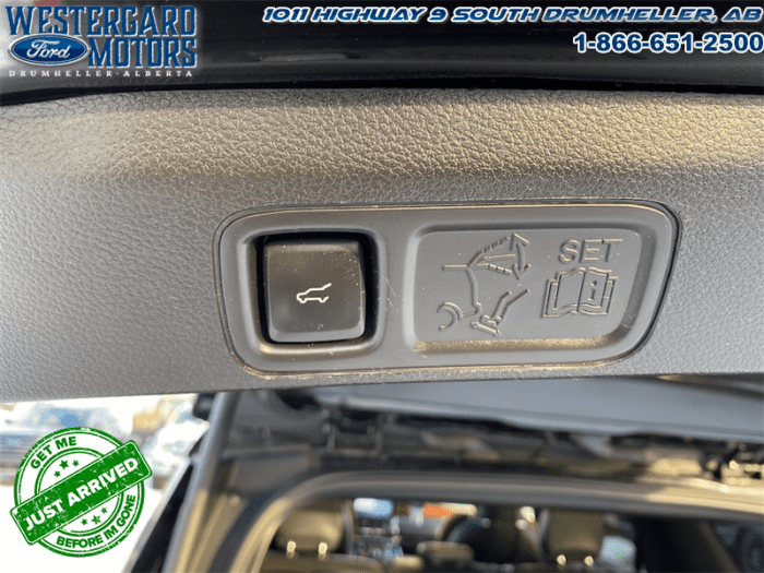 2021 Lincoln Navigator Reserve  - Navigation -  Sunroof - Image 17