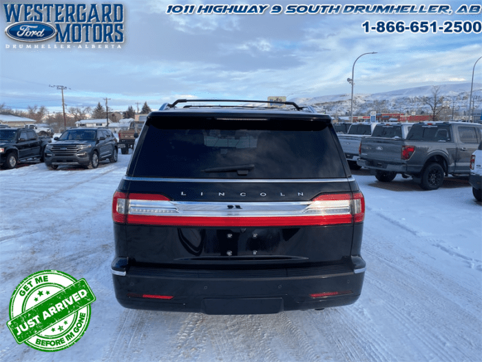 2021 Lincoln Navigator Reserve  - Navigation -  Sunroof - Image 4