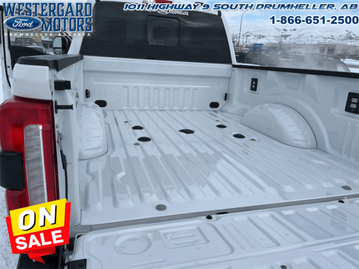 2024 Ford F-350 Super Duty Lariat  - Leather Seats - Image 4